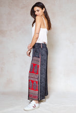 Load image into Gallery viewer, lovely-red-gray