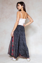 Load image into Gallery viewer, lovely-red-gray