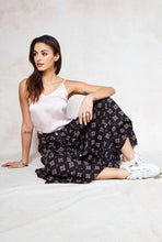 Load image into Gallery viewer, black-tuareg