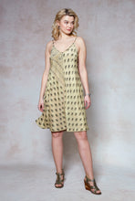 Load image into Gallery viewer, beige-paisley