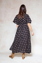 Load image into Gallery viewer, black-tuareg