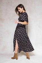 Load image into Gallery viewer, black-tuareg