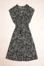 Load image into Gallery viewer, t-bwd-v3