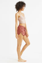 Load image into Gallery viewer, coralstromboli