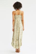 Load image into Gallery viewer, palest-petal