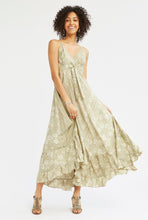 Load image into Gallery viewer, palest-petal