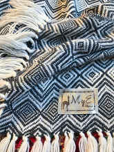 Load image into Gallery viewer, alpaca-bw