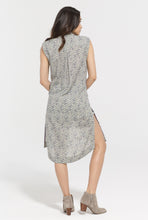 Load image into Gallery viewer, t-vk-v2