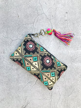 Load image into Gallery viewer, embroidery-pinkflower