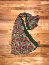 Load image into Gallery viewer, poinsettia-green