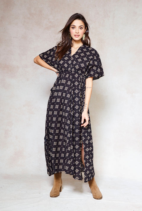 lucinda chiffon print maxi dress Effortlessly elevated by floral appliqu. Shop the Lucinda Maxi Dress, from the Spring Summer 25 Collection., , #leolin #journe #springsummer25